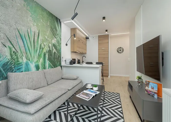 Modern Air Conditioning & Parking By Renters Apartment