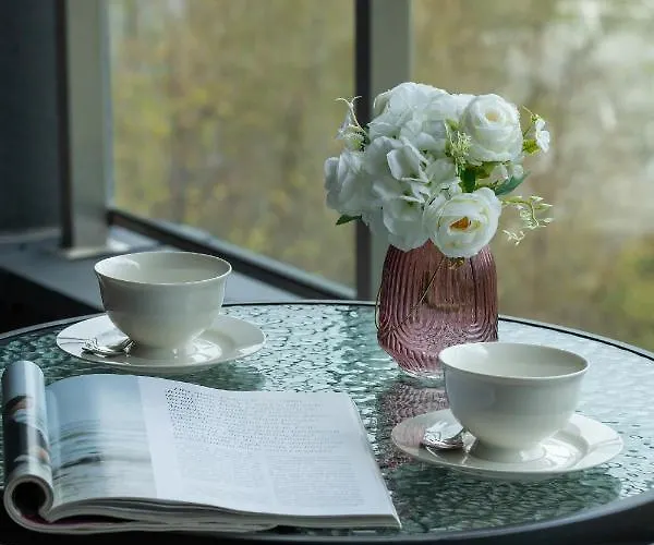 Modern Air Conditioning & Parking By Renters Apartment *