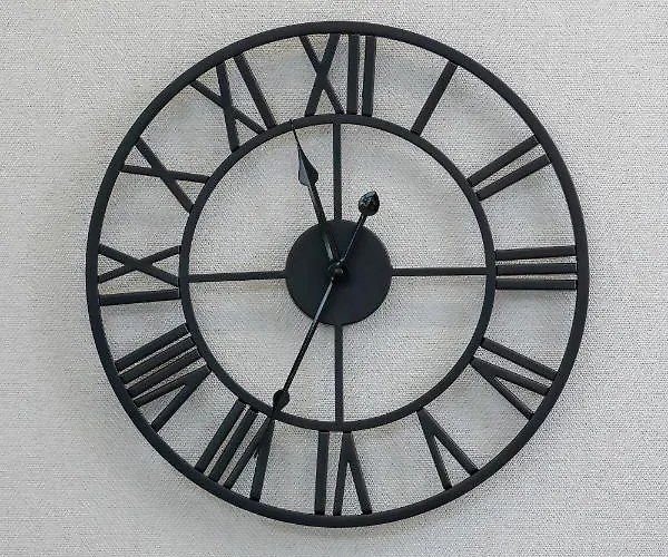 Modern Air Conditioning & Parking By Renters *